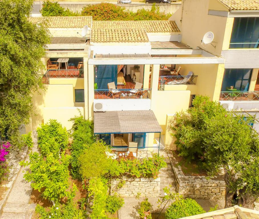 Manto On The Beach Apartments Barbati Exteriör bild