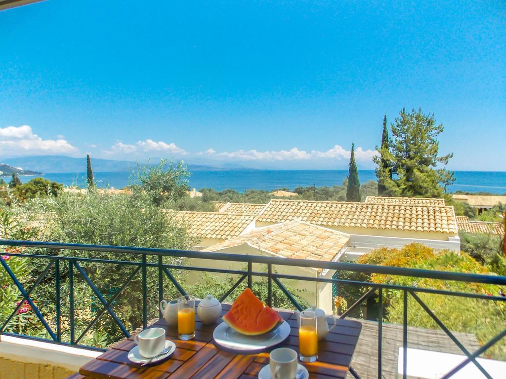 Manto On The Beach Apartments Barbati Exteriör bild