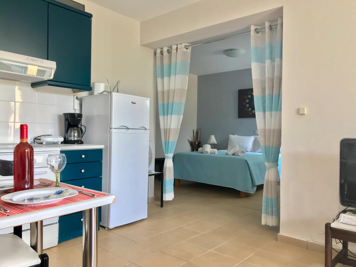 Manto On The Beach Apartments Barbati Exteriör bild